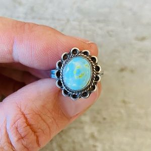 ♥️ Southwestern Style ♥️ Sterling Silver & Larimar Ring
